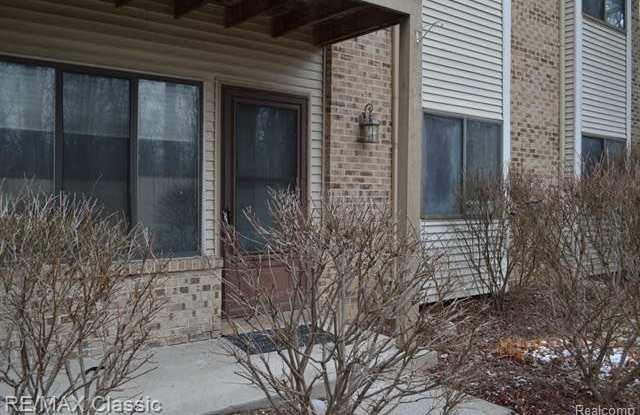 24050 MIDDLEBELT Road - 24050 Middlebelt Road, Farmington Hills, MI 48336
