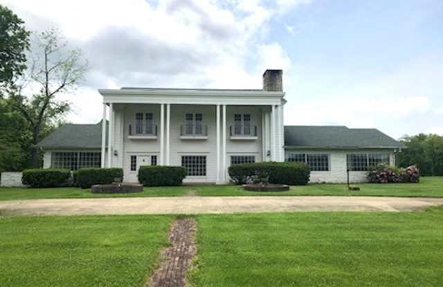 Vintage Style Home on Large Estate A Must See photos photos