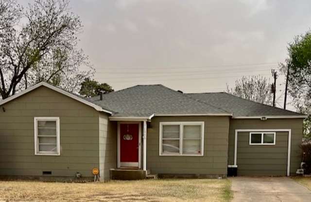 What a cutie! 3/1 in Convenient Location! Gallery 1