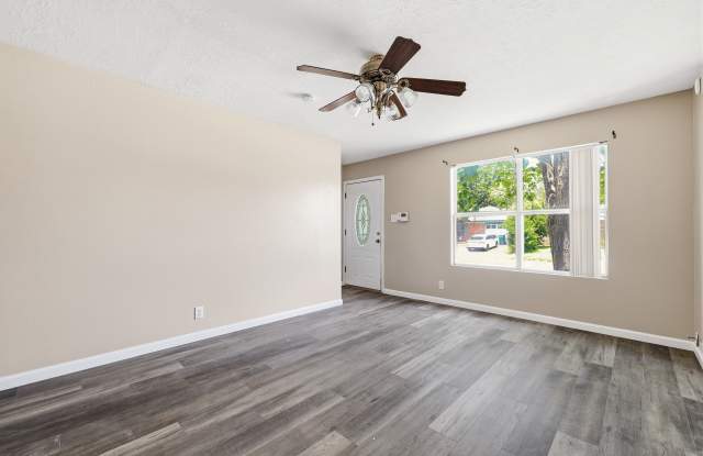 9210 Encino Village Gallery 2
