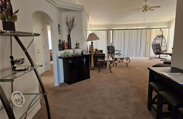 2068 E Lago Grande Bay Gallery 2