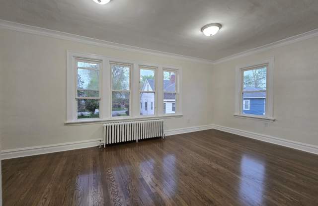 10 Lawndale Street Gallery 2