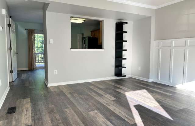 3044 BENEFIT Court Gallery 4
