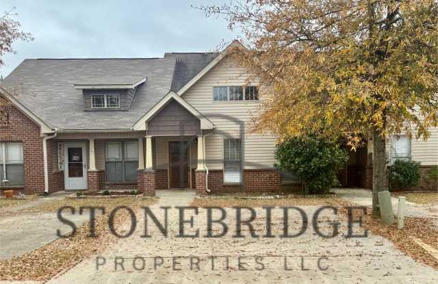 2 bed, 2 bath, 1 level townhome in Calera - 129 Danbury Lane, Calera, AL 35040