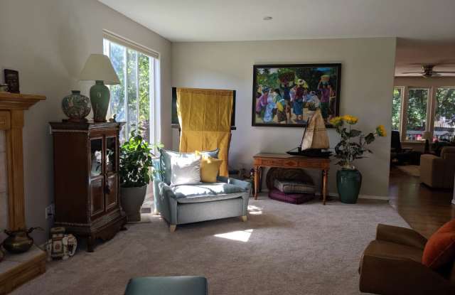 821 Southeast Shadowood Drive Gallery 3