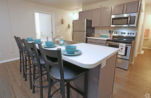 727 West Raab Road - 8 Gallery 2