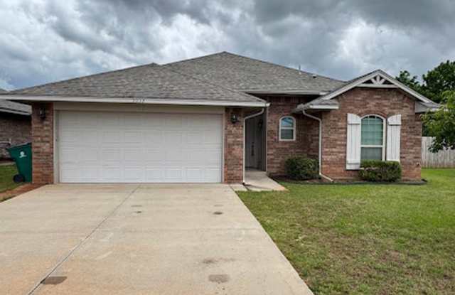 Spacious 3-Bedroom, 2-Bath Home for Rent in Yukon – Prime Location! photos photos