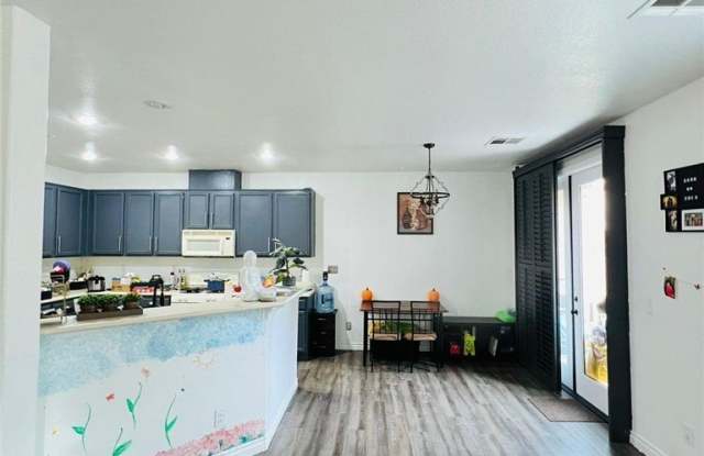 1323 Grass Creek Avenue Gallery 3