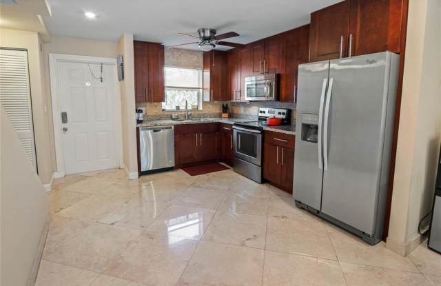 811 W Oakland Park Blvd photos photos