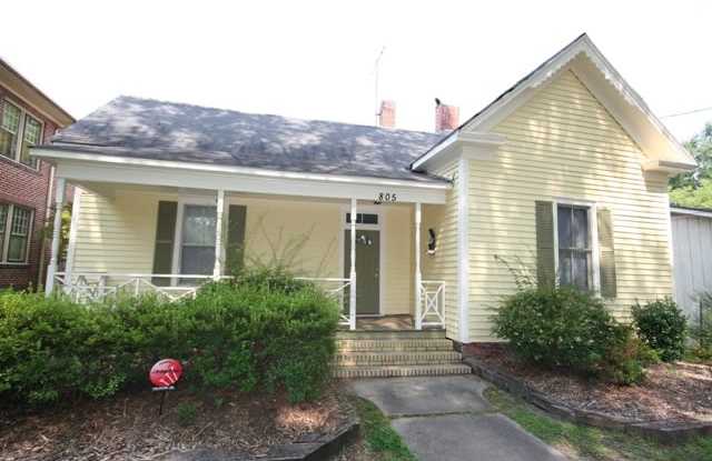 Perfect 4BR Home by Duke - All Appliances / Great Deck and Porch! photos photos