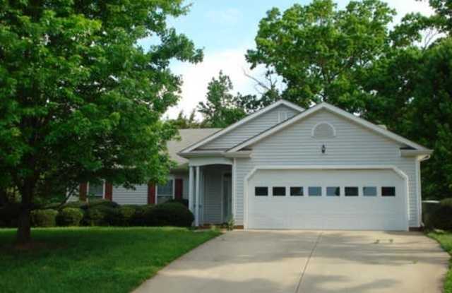 3 bedroom in LAKE JEANETTE Three Meadows neighborhood Gallery 3
