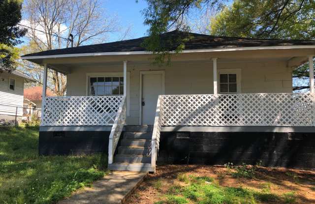 *HOLIDAY MOVE-IN SPECIAL $500 off the first full months rent with move-in by 1/15/25* - 904 West 6th Avenue, Gastonia, NC 28052
