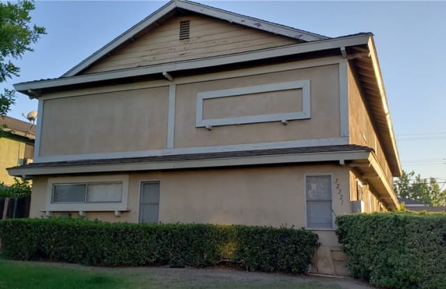12221 Breezewood Drive Gallery 2