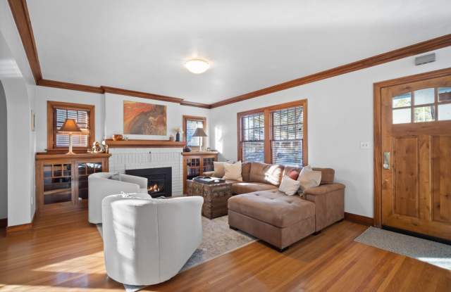 Charming South Hill home with office and fenced back yard Gallery 3