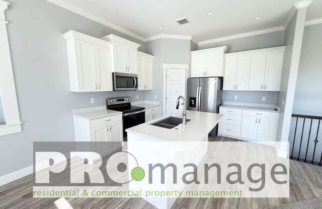 Immaculate single family home on the West side Gallery 3