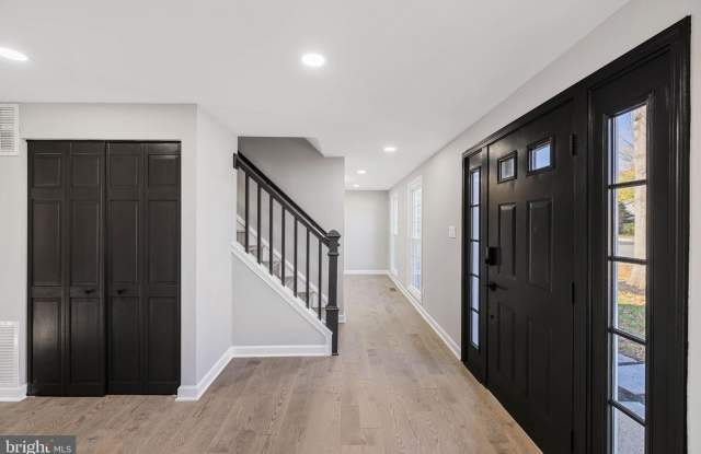 5501 YELLOW RAIL COURT Gallery 3