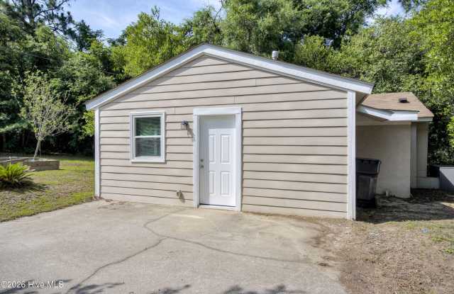 2107 Faircrest Avenue photos photos