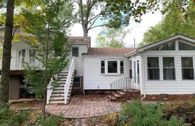 3532 QUEEN Drive Gallery 3