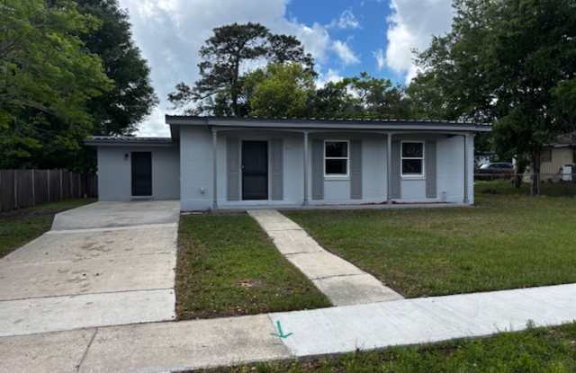 2 or could be 3 bedroom -1 bath home in Deltona photos photos