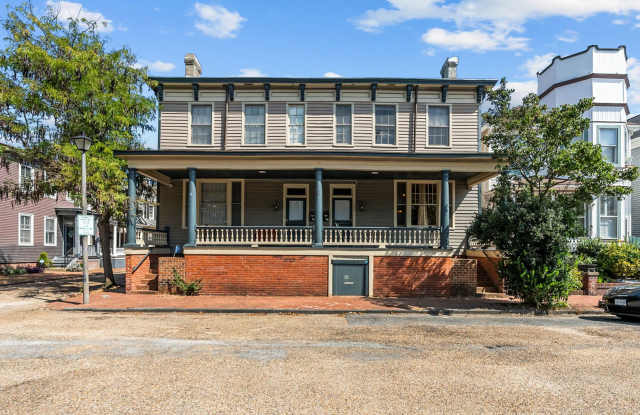 Newly Renovated 2-Bedroom Apartment in the Heart of Portsmouth. Gallery 1