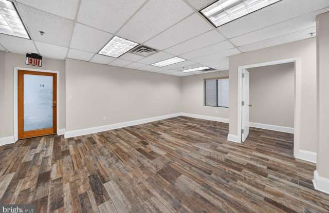 2141 WISCONSIN Avenue NW Gallery 3