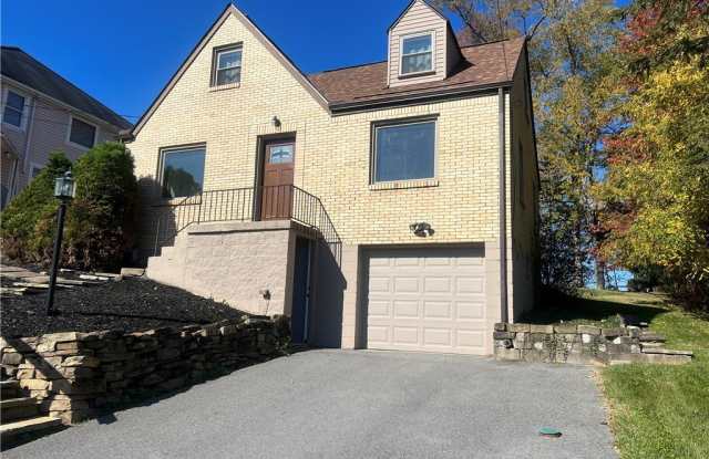216 Coral Drive - 216 Coral Drive, Upper St. Clair, PA 15241