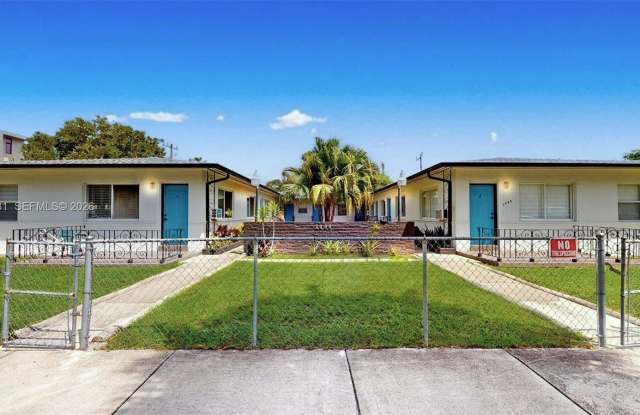 2499 SW 27th St photos photos