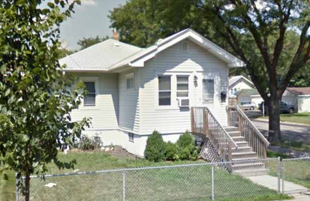 981 Armstrong Ave West Gallery 2