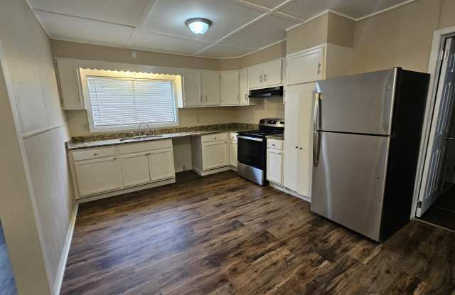 817 Cresthill Road photos photos