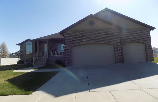 1237 S 4050 W - 1237 South 4050 West, Syracuse, UT 84075