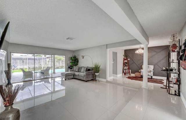 7211 NW 21st Street photos photos