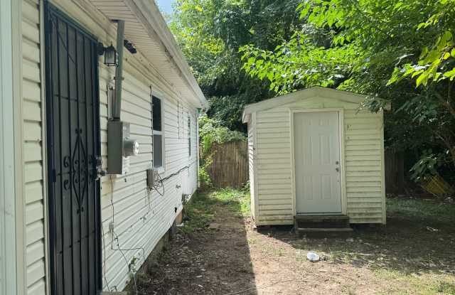 Newly Renovated Three Bed/One Bath Gallery 3