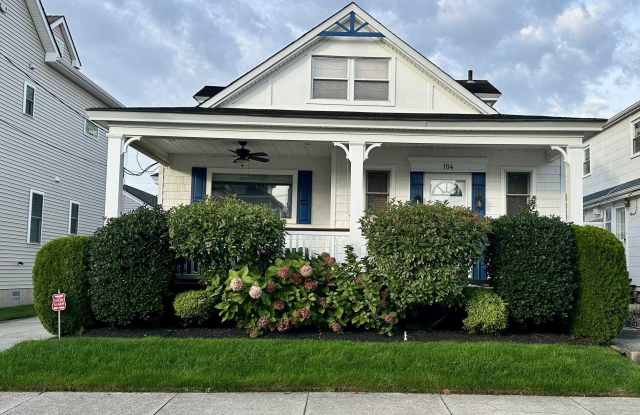104 N Clermont Ave photos photos