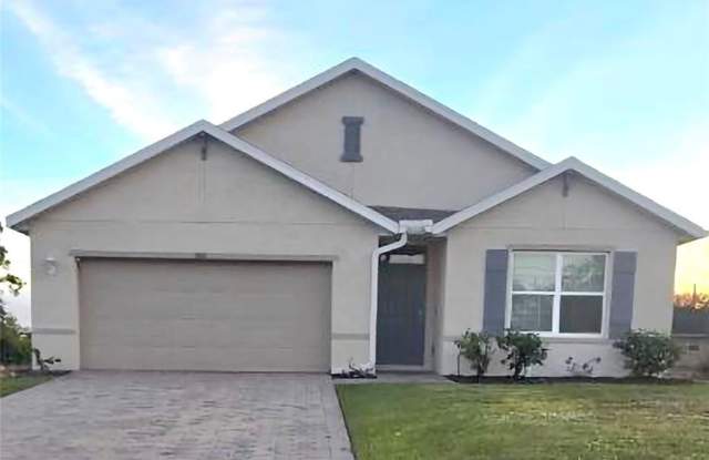 3811 21 St SW photos photos