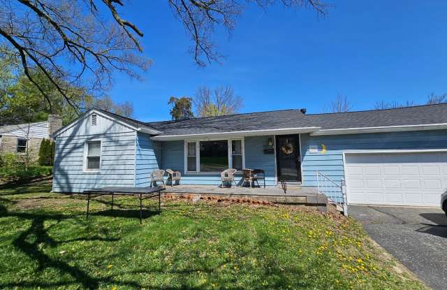 The Iris - 3 Bed/1 Bath House Gallery 3