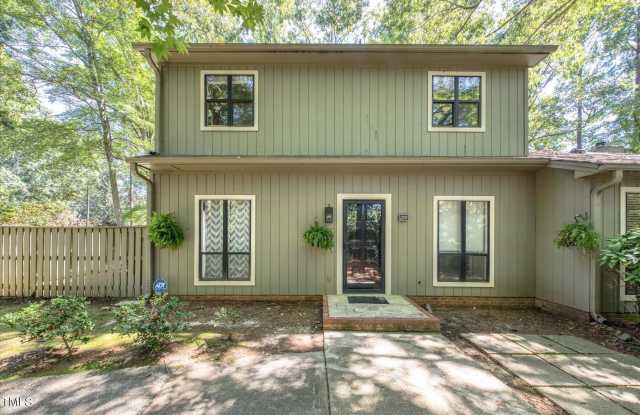 225 Twin Oaks Place Gallery 3