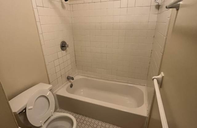 1300 N 16TH COURT Gallery 4