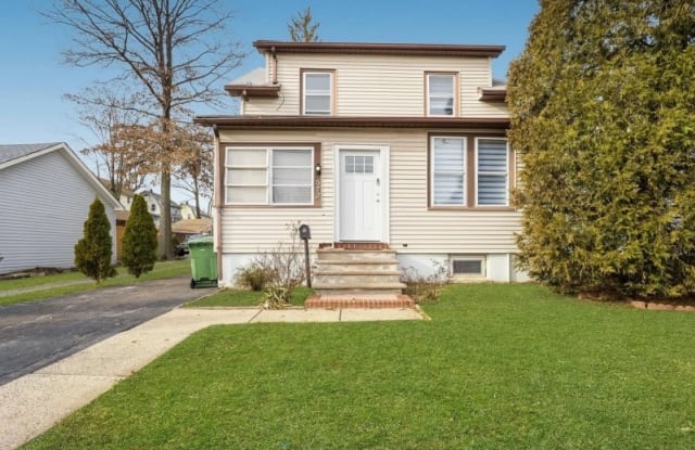 572 W 9Th Ave - 572 West 9th Avenue, Roselle, NJ 07203