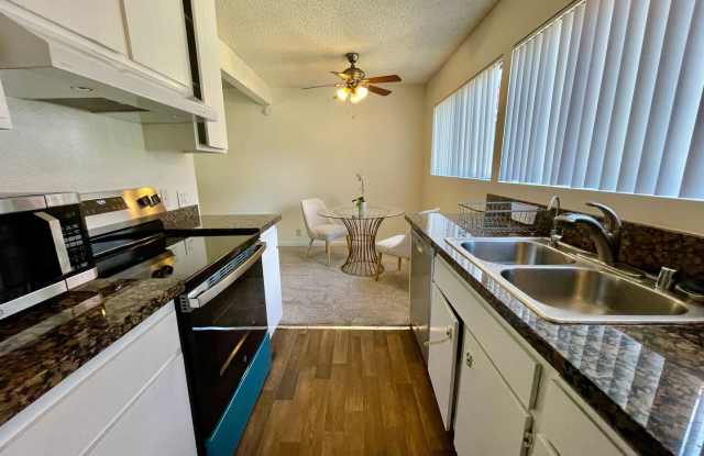 Upper Level 1 bedroom in Irvine Gallery 3
