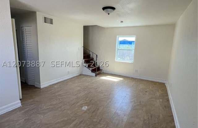 19351 NW 45th Ave Gallery 2