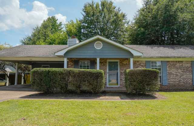 1311 Royal Oaks Drive- 3 bed 2 bath located off of 15th Street buy ACA photos photos