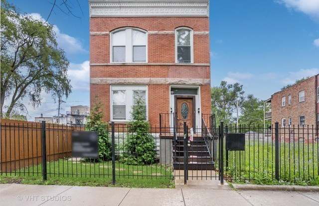 4033 W Monroe Street photos photos