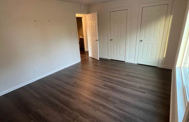 1048 Langley Gallery 4