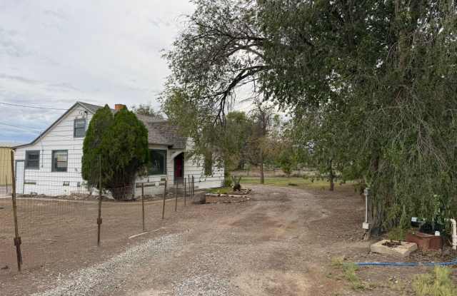 2Bed + Loft & 1Bath House in the Country!!!! Gallery 3