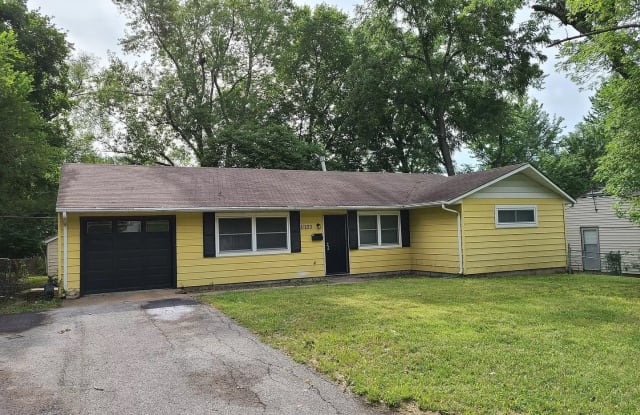 11223 Lewis Ave - 11223 Lewis Avenue, Kansas City, MO 64134