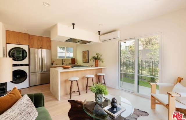 1016 Manzanita St photos photos