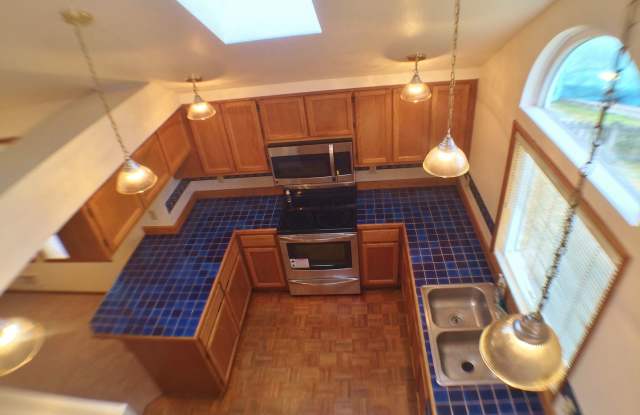 1446 NE Rygg Ct Gallery 2