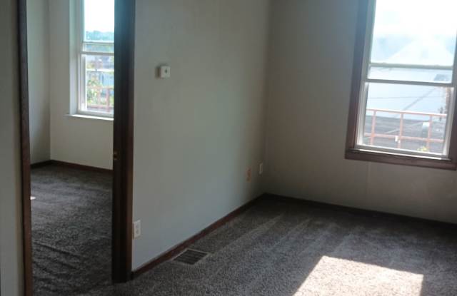 825 6th Ave photos photos