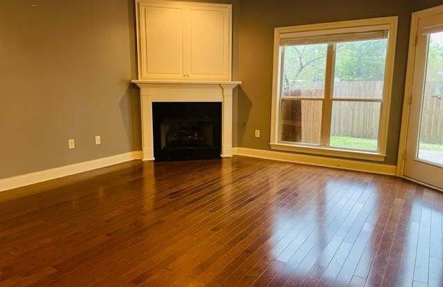616 Braeburn Court Gallery 2