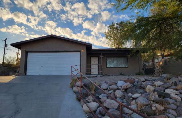 3 Bdrm House with Fireplace !! photos photos